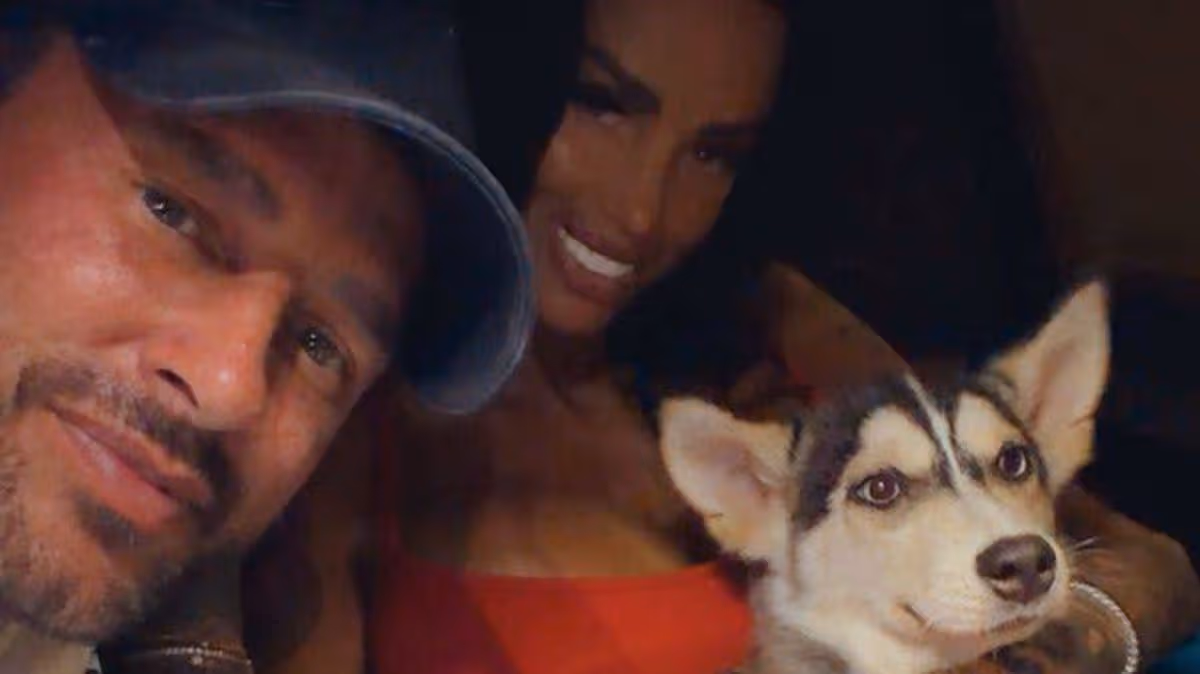 Katie Price Acquires New Pomsky Puppy in Dubai