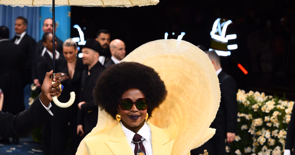 Lauryn Hill Receives Living Legend Award at BET