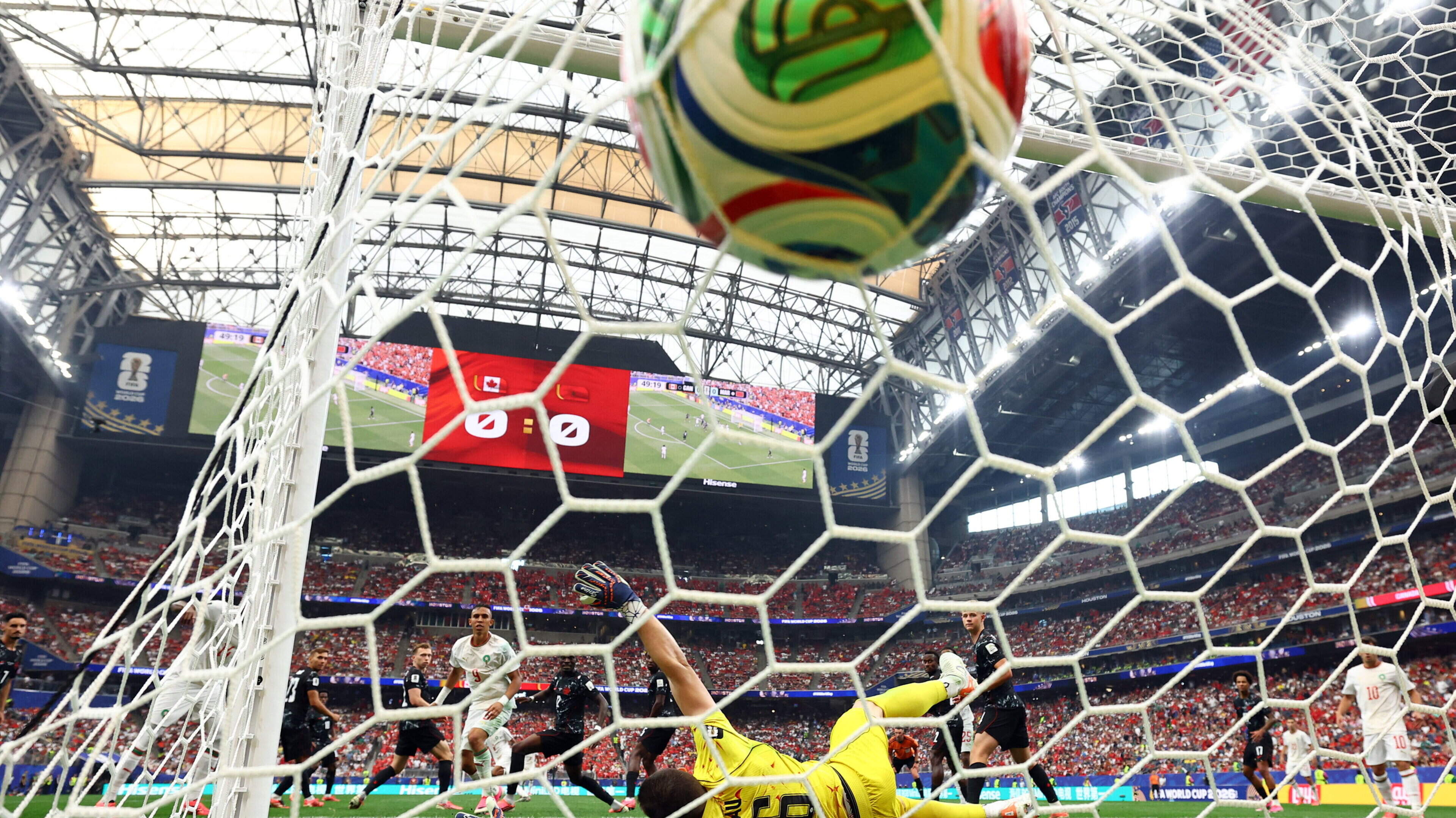 Morocco leads Canada 1-0 in World Cup match