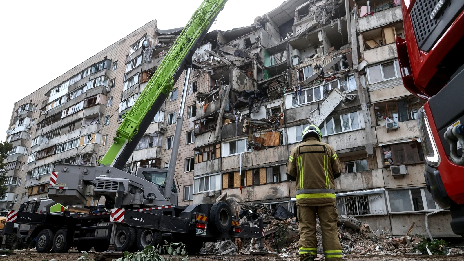 10 dead in Russian strikes on Kyiv