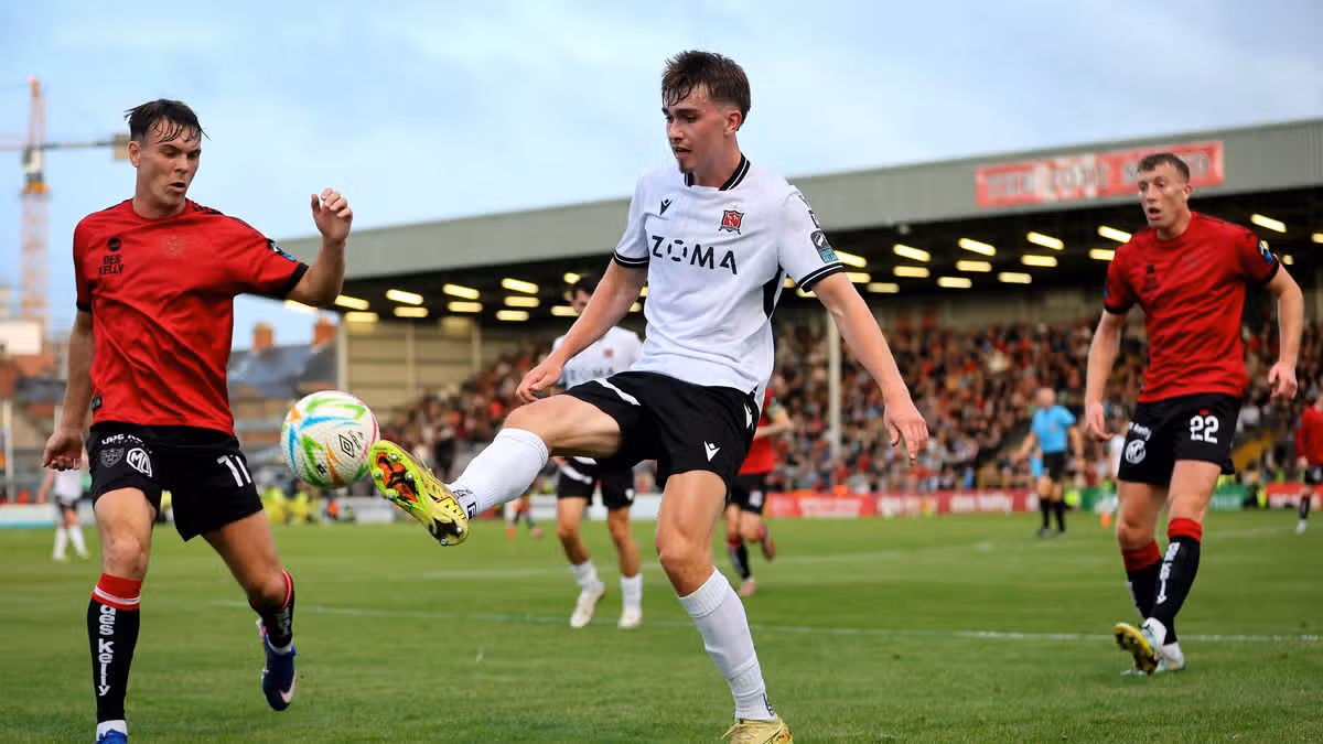 Portsmouth signs Dundalk star Eoin Kenny