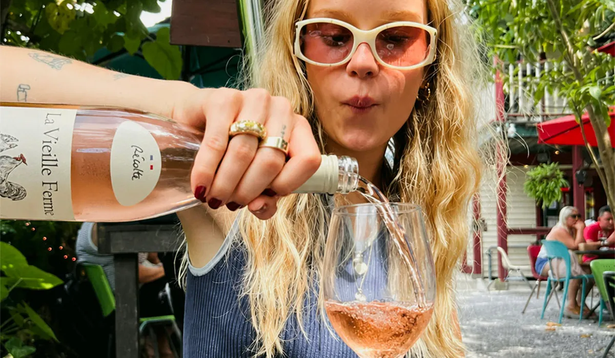 Chicken Wine Gains Popularity This Summer