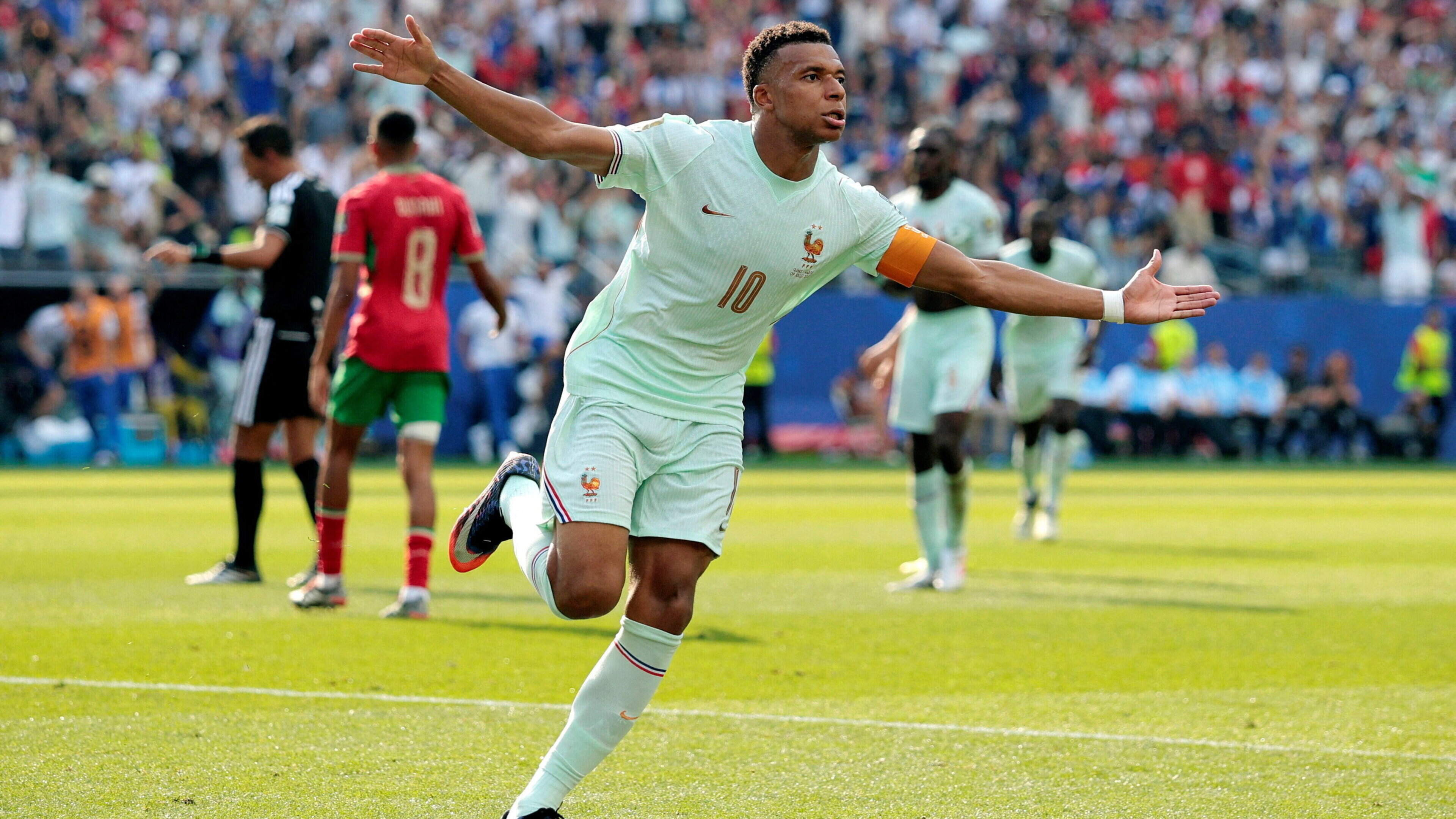 France Defeats Morocco 2-0 in World Cup Quarter-Final