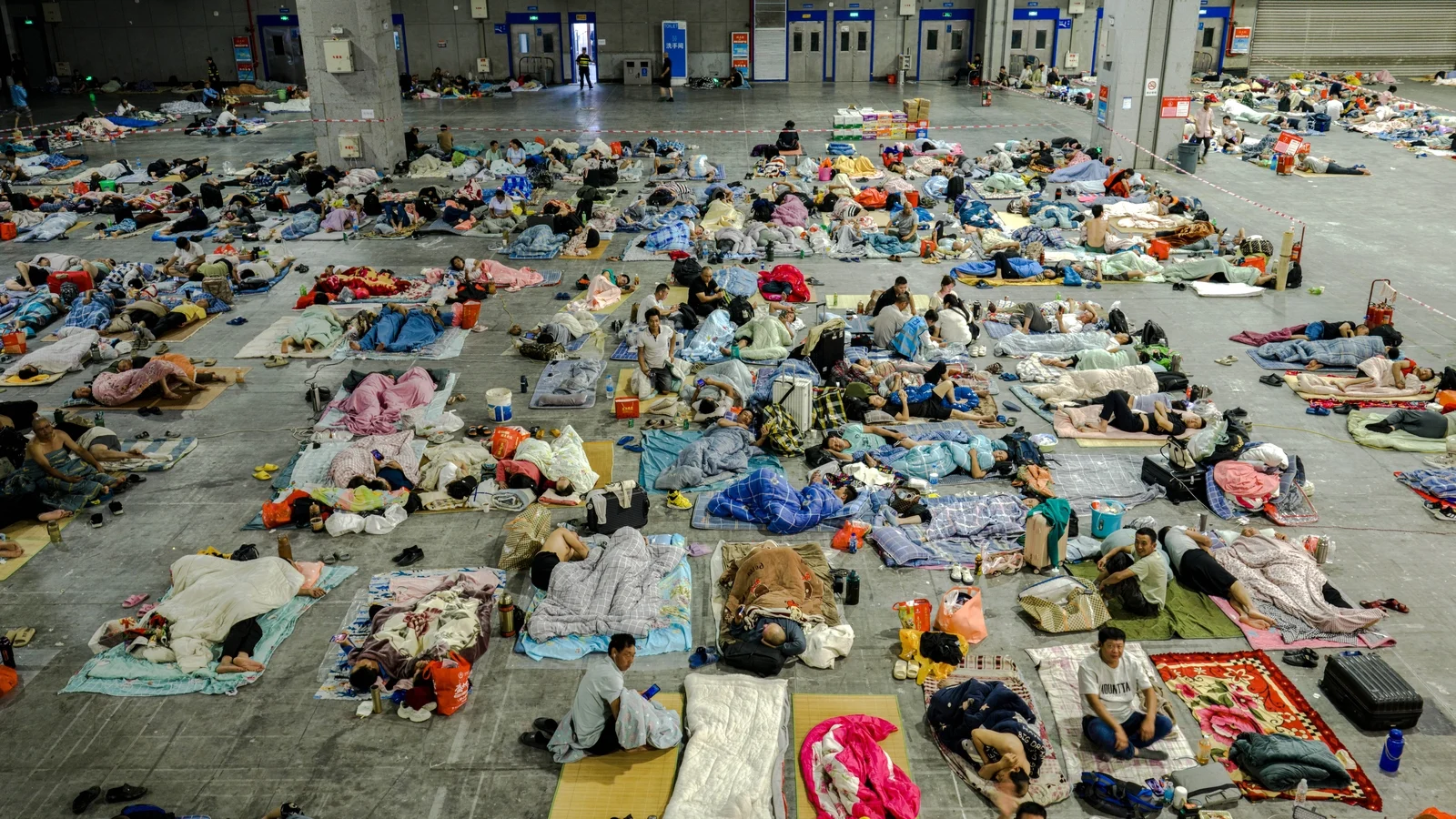 Over 900,000 Evacuated in China Before Typhoon