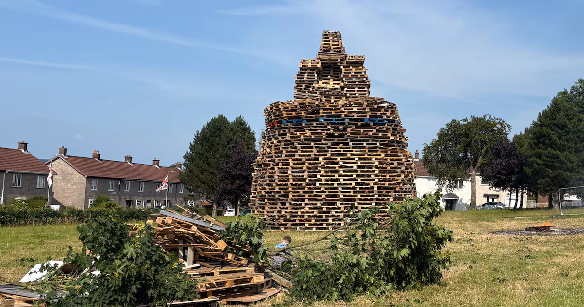 Man dies in tragic Belfast bonfire accident