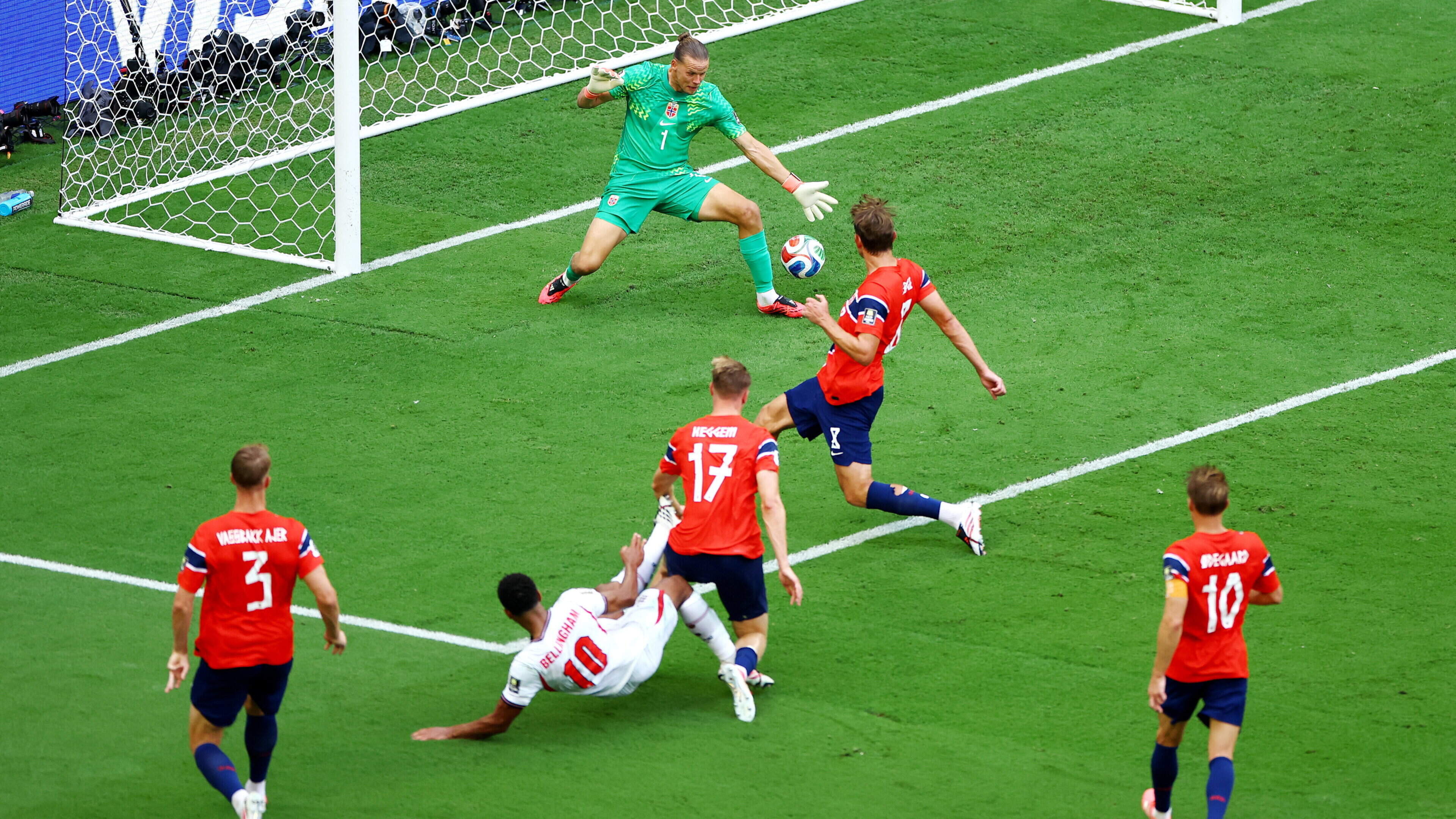 England Beats Norway 2-1 in World Cup Quarter-Finals