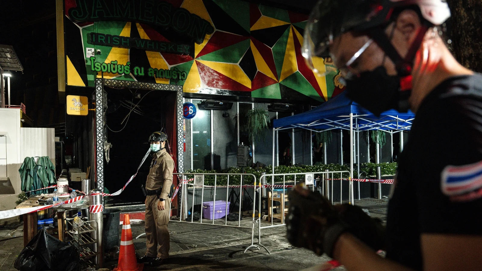 Fire in Bangkok pub kills 27, injures dozens
