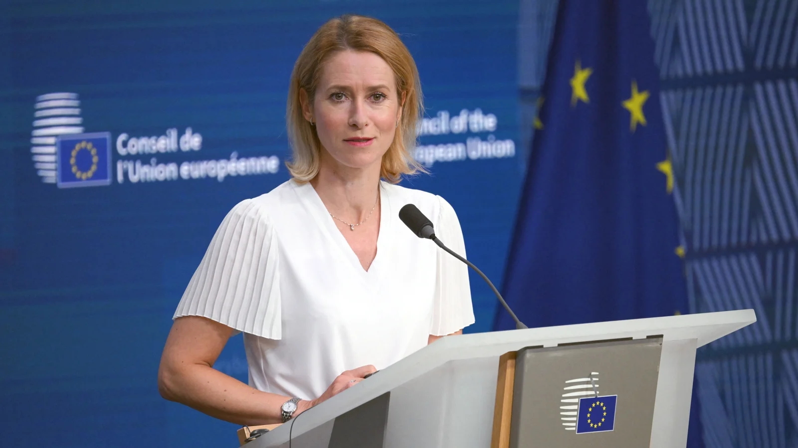 EU seeks new sanctions on Russia before deadline