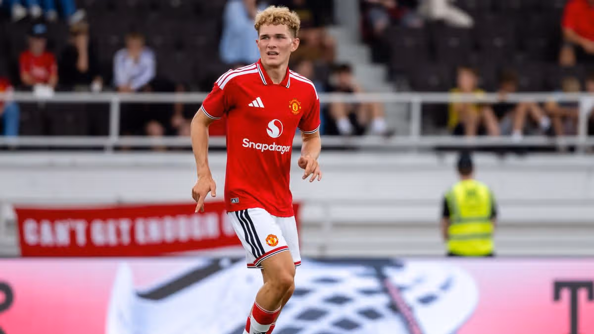 Michael Carrick Praises Jacob Devaney's Performance