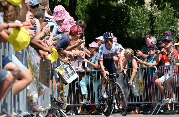 Evenepoel Wins 15th Stage, Vingegaard Crashes Out