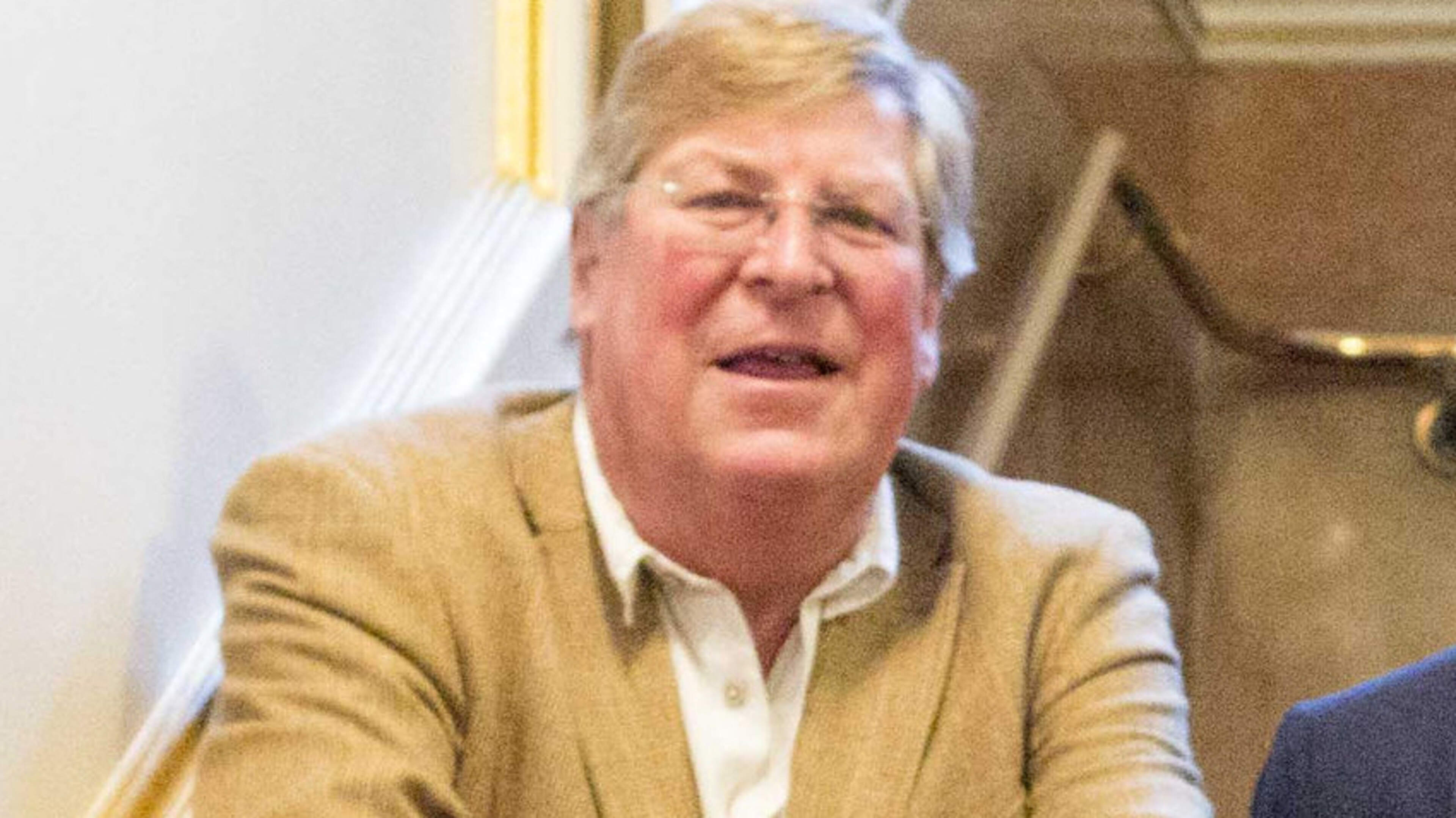 Edward Stourton, BBC Broadcaster, Dies at 68