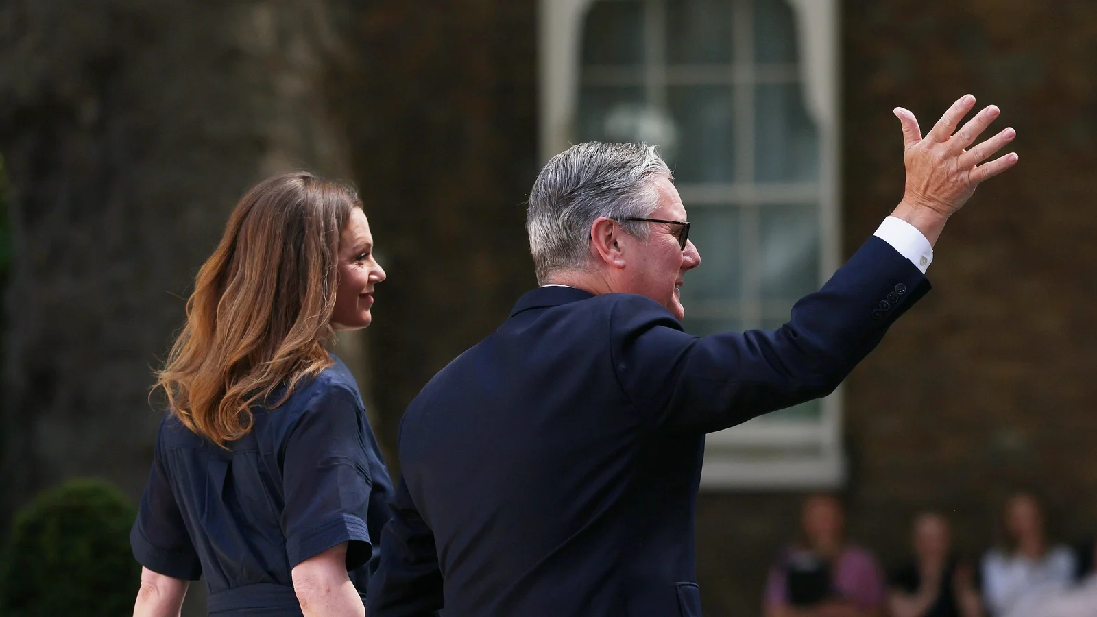 Starmer departs Downing St after leadership