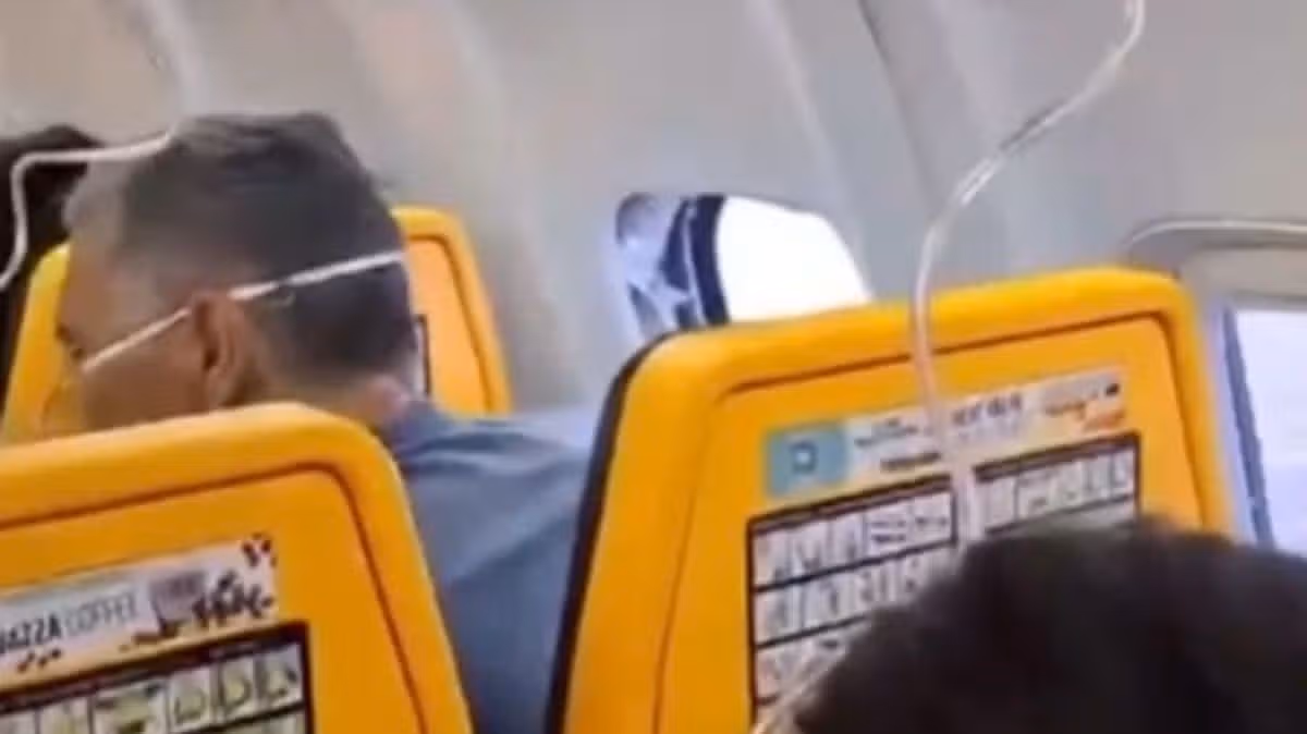 Ryanair Flight Incident Causes Cabin Decompression