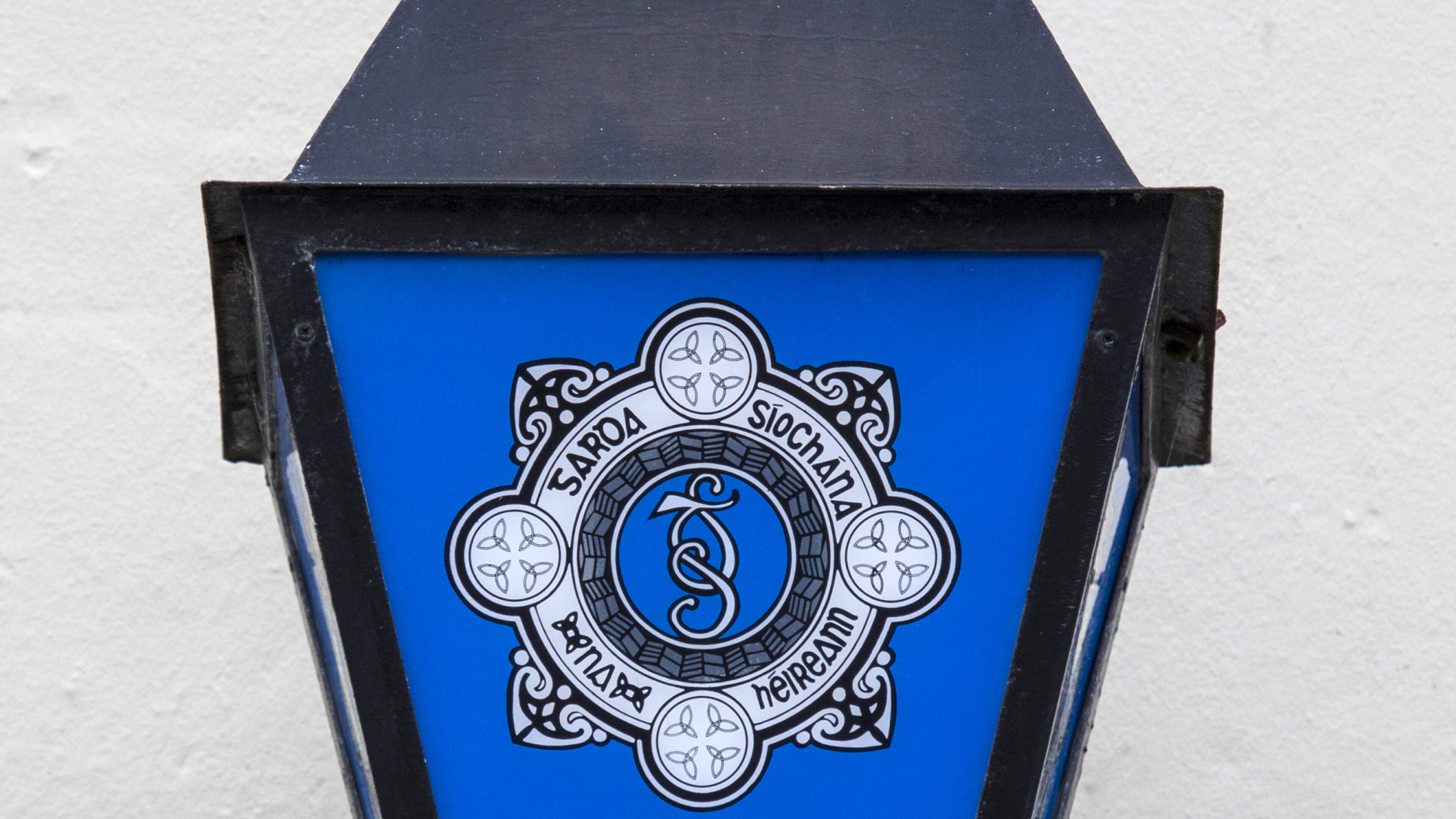 Gardaí Disarm Knife-Wielding Man in Dundalk