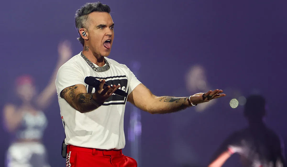 Robbie Williams Announces Irish Concert in 2027