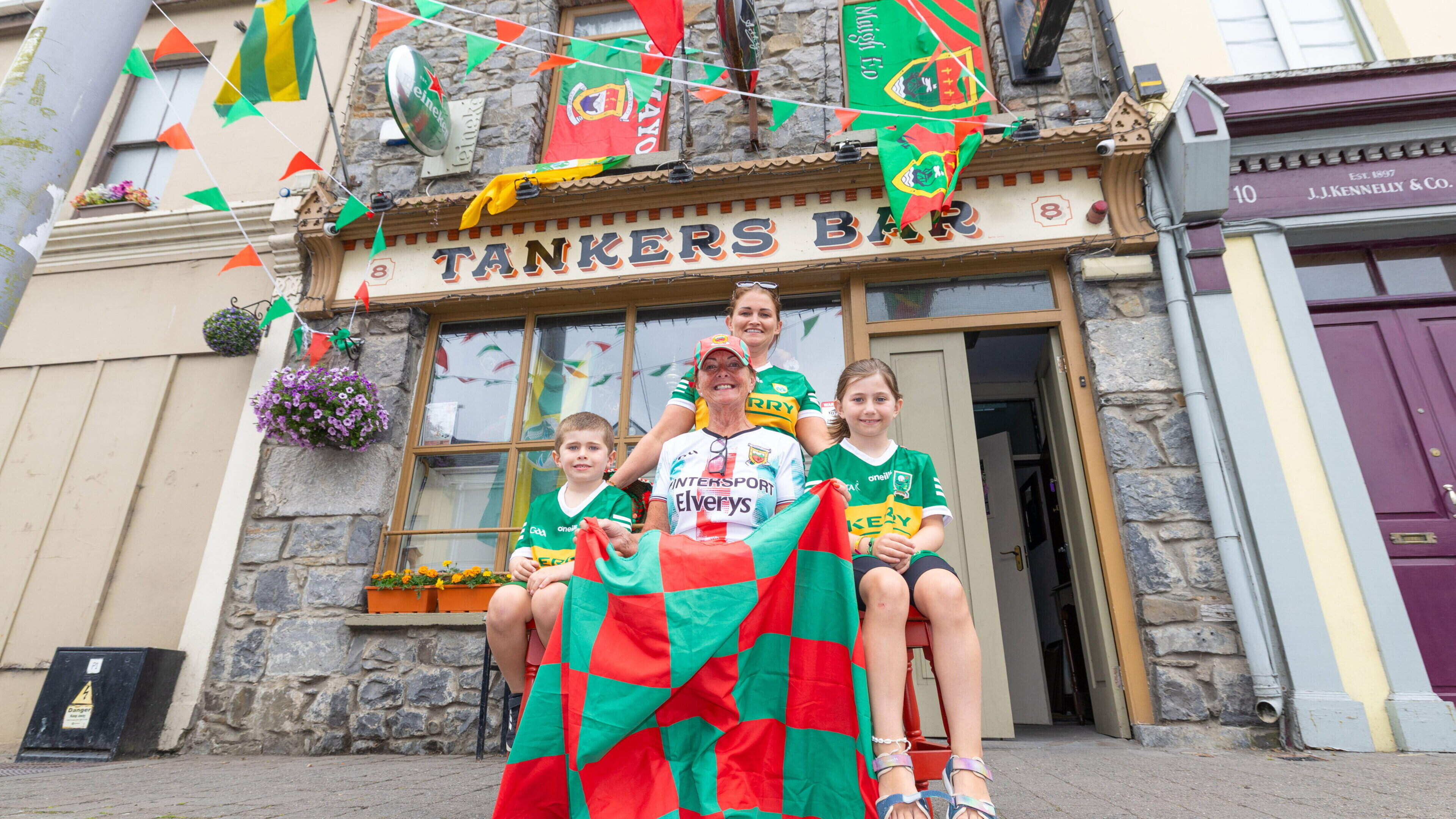 Mayo Supporter Decorates Pub for All-Ireland Final