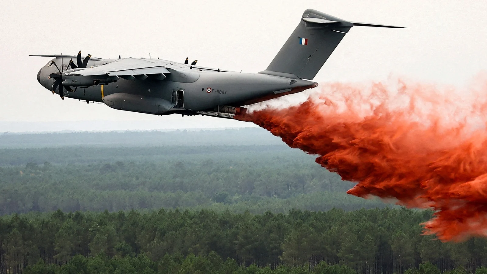 Over 260,000 Evacuated as Fires Rage in France, Spain