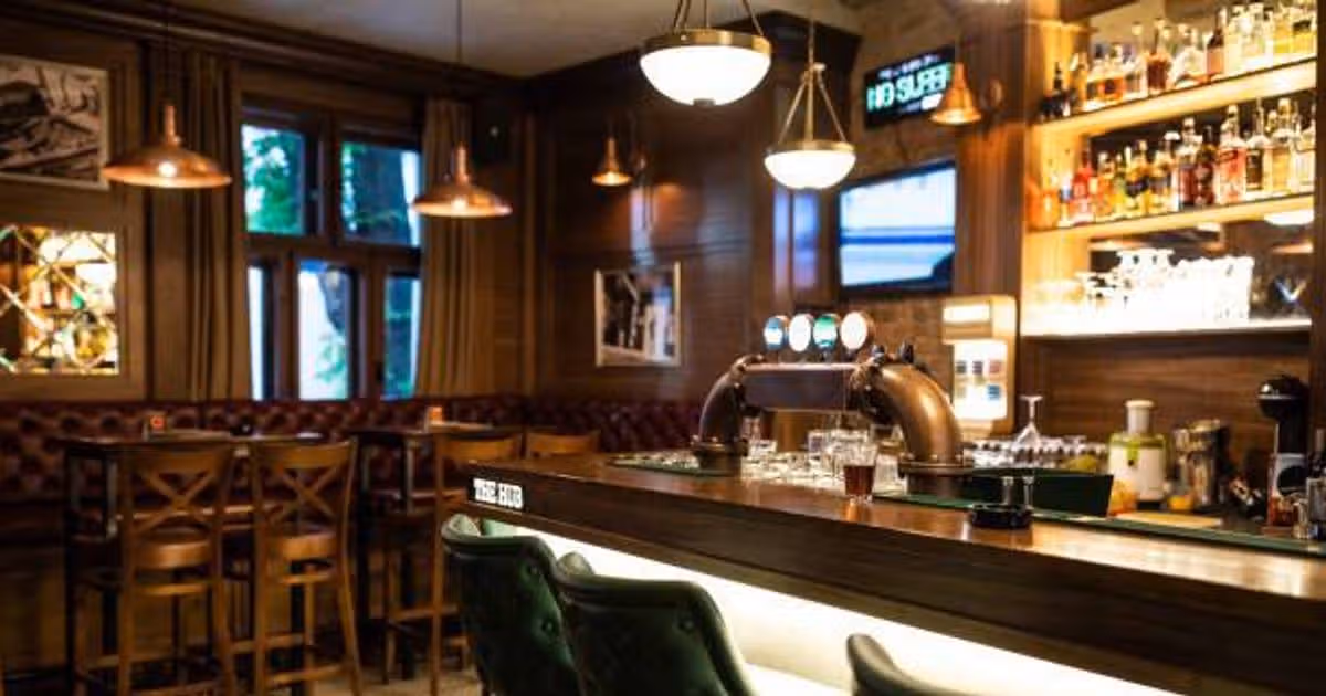Historic Pubs of Dublin Reflect Cultural Heritage