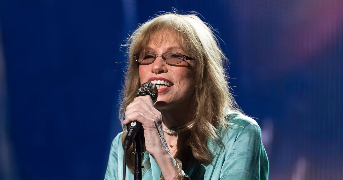 Carly Simon Diagnosed with Parkinson's and Cancer