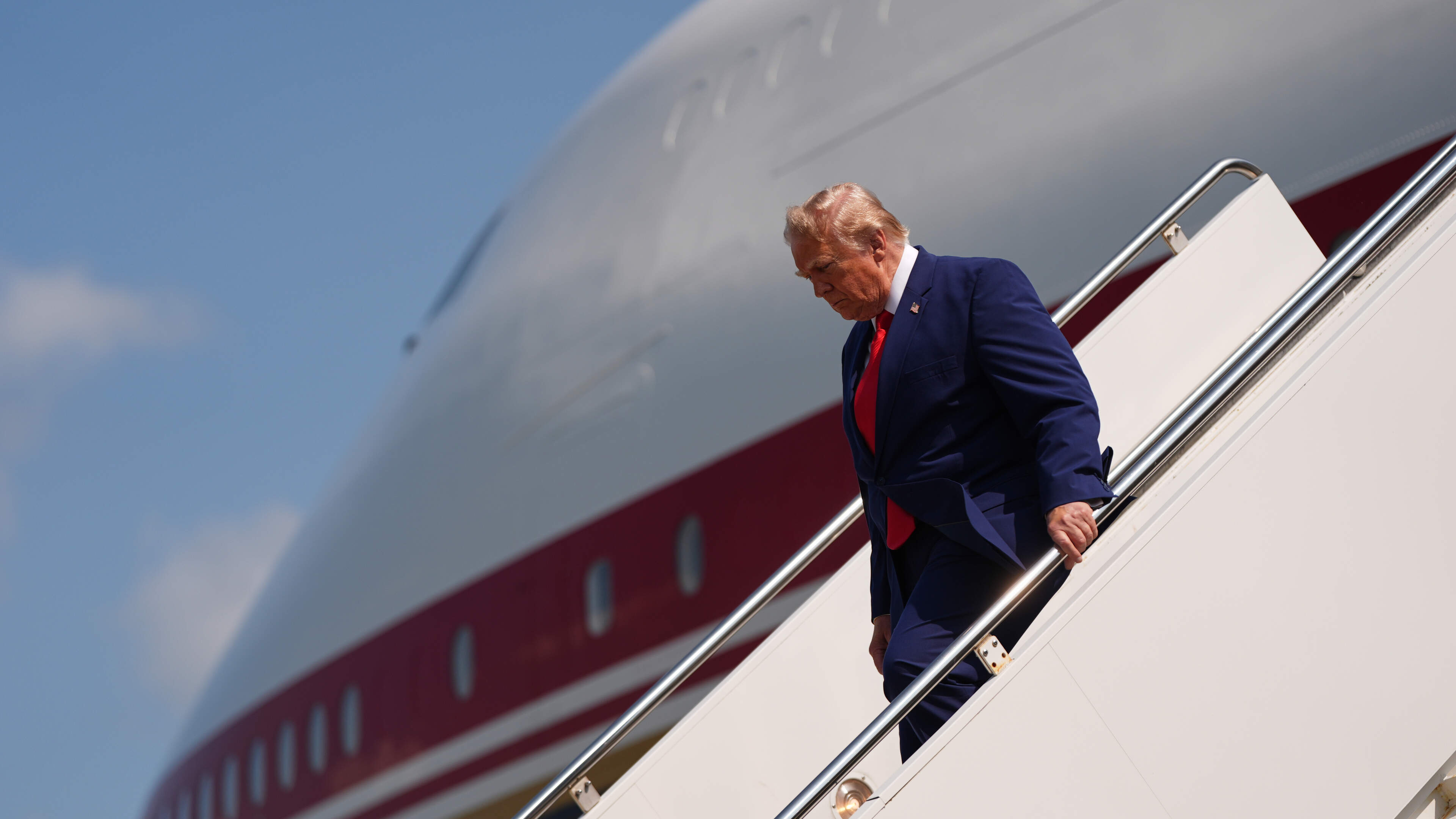 Trump Hosts Netanyahu and Zelenskiy Amid Conflicts