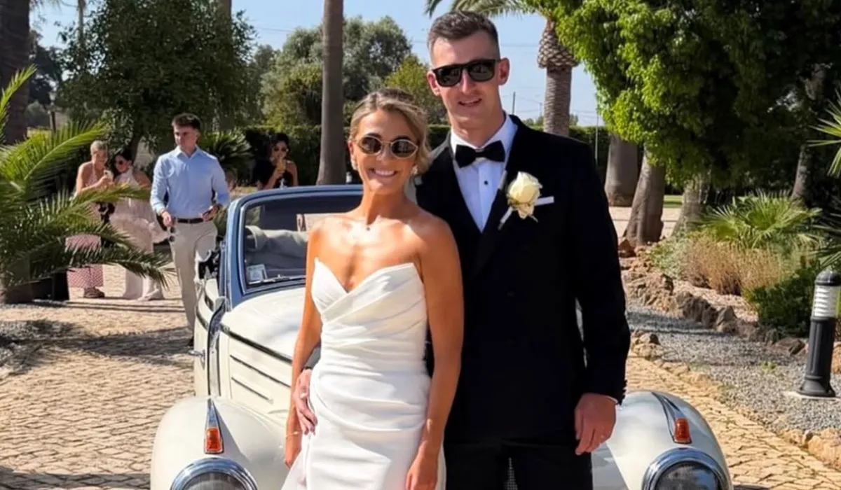 Meehaul McGrath Marries Lauren O'Loughlin in Algarve
