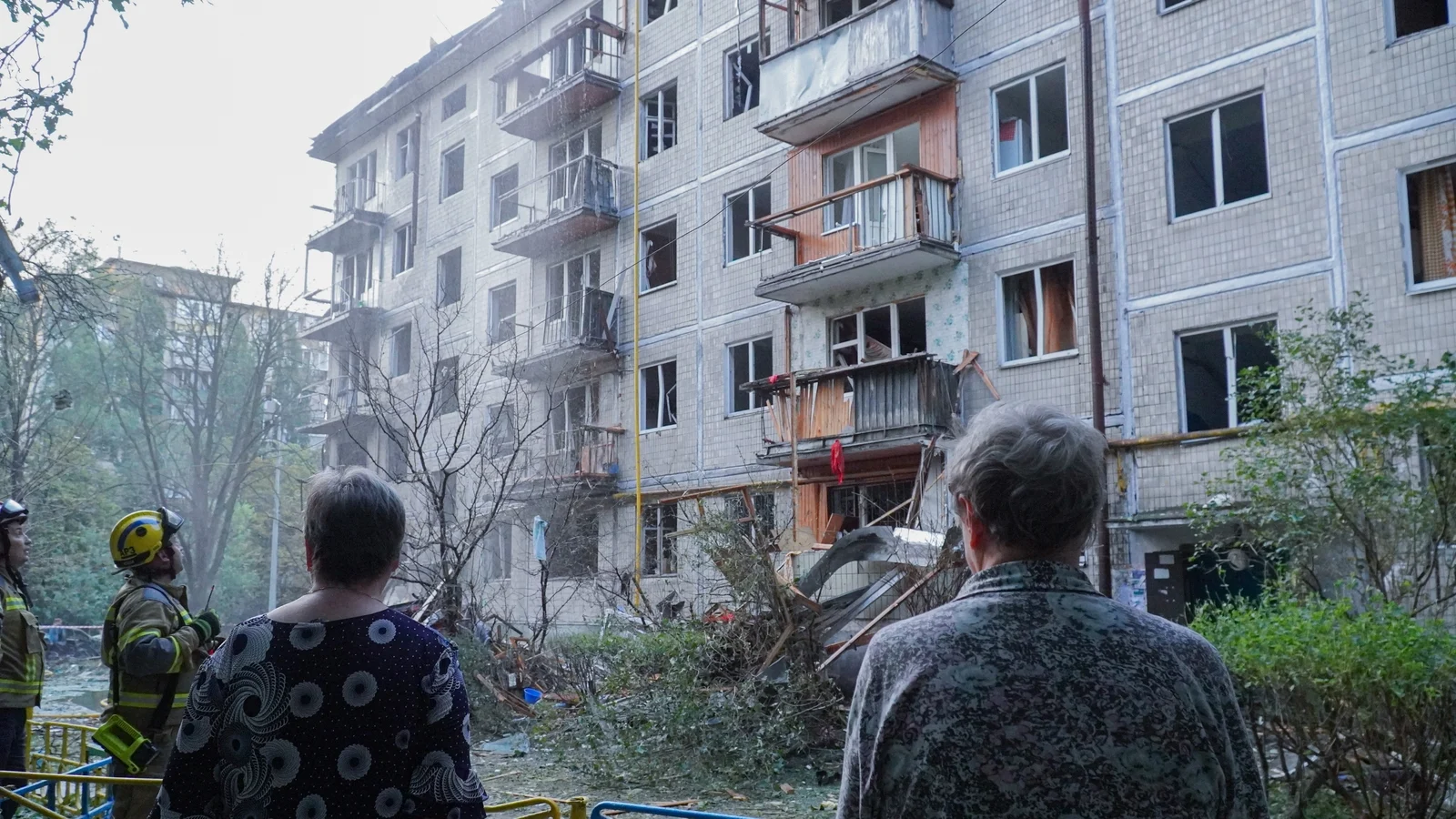 Air strikes hit Kyiv, Ukraine sinks Russian ship