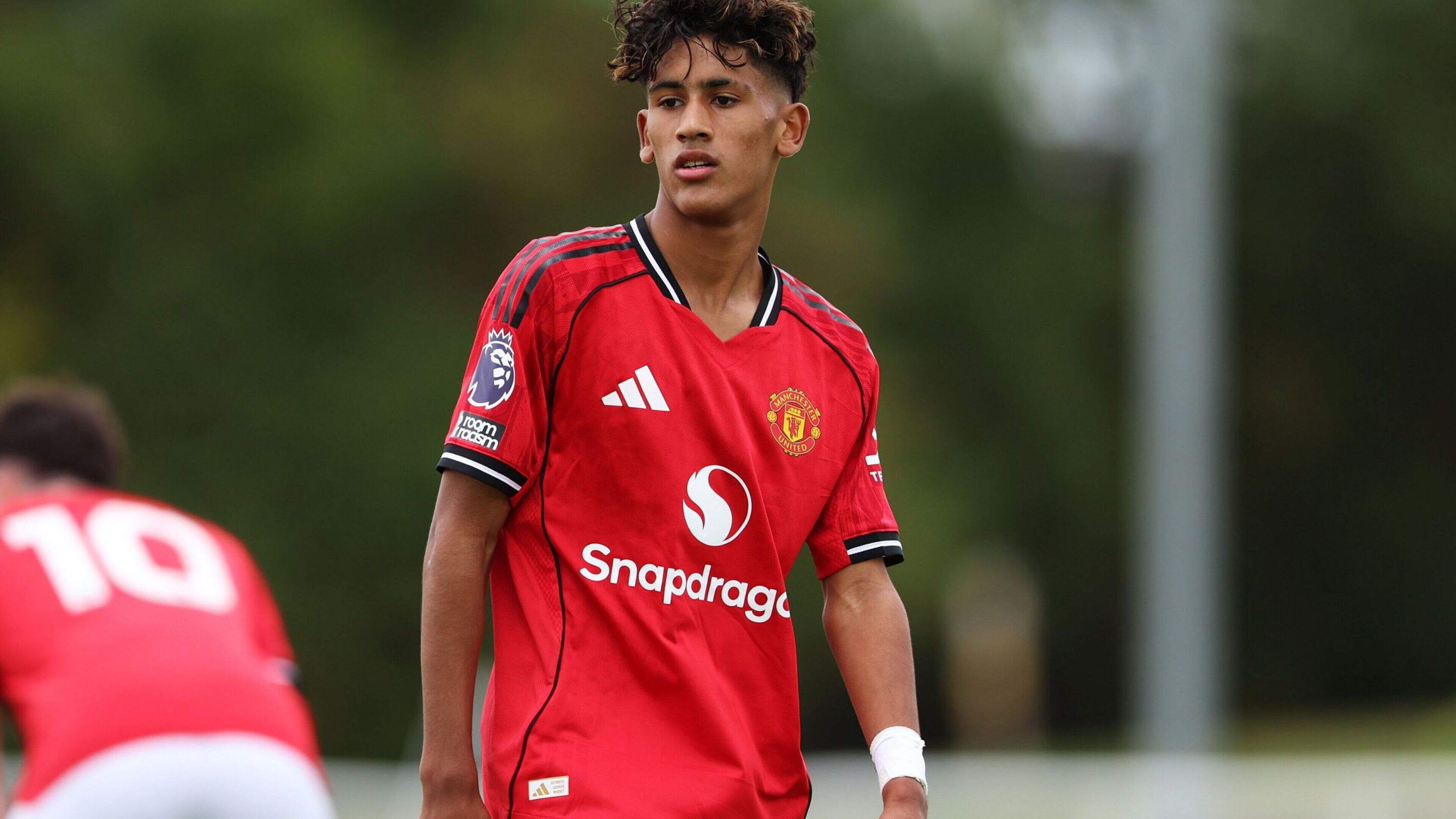 Manchester United Defeats Atletico Madrid 2-1