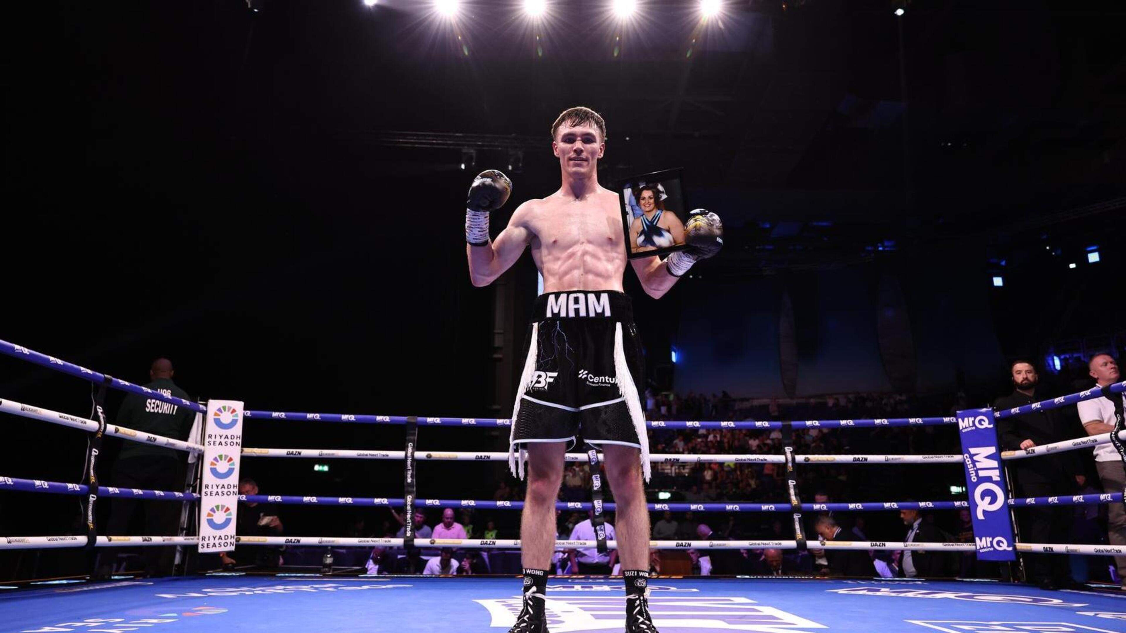Bobbi Flood Excites 3Arena Crowd
