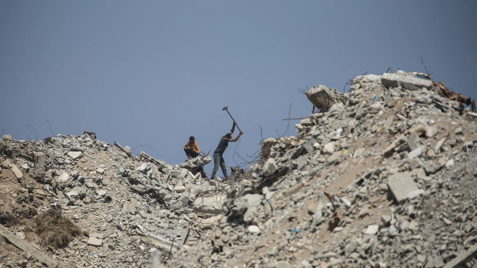 Gaza Authorities Recover 112 Bodies in Rubble