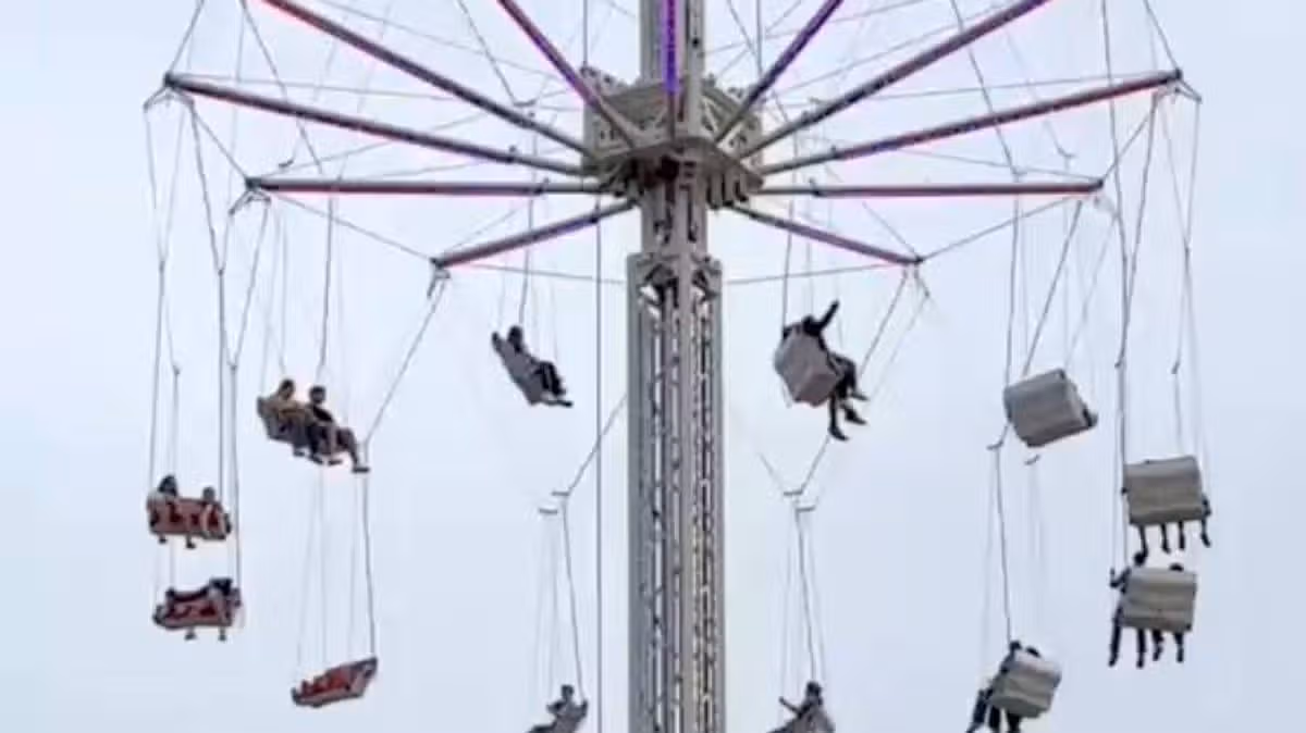 15 People Stranded on Funfair Ride in Belfast
