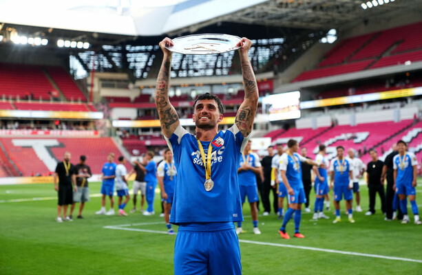 Troy Parrott helps AZ Alkmaar win Super Cup