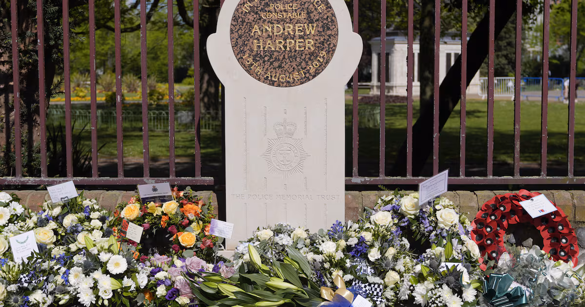 Pc Harper’s mother criticizes early release scheme