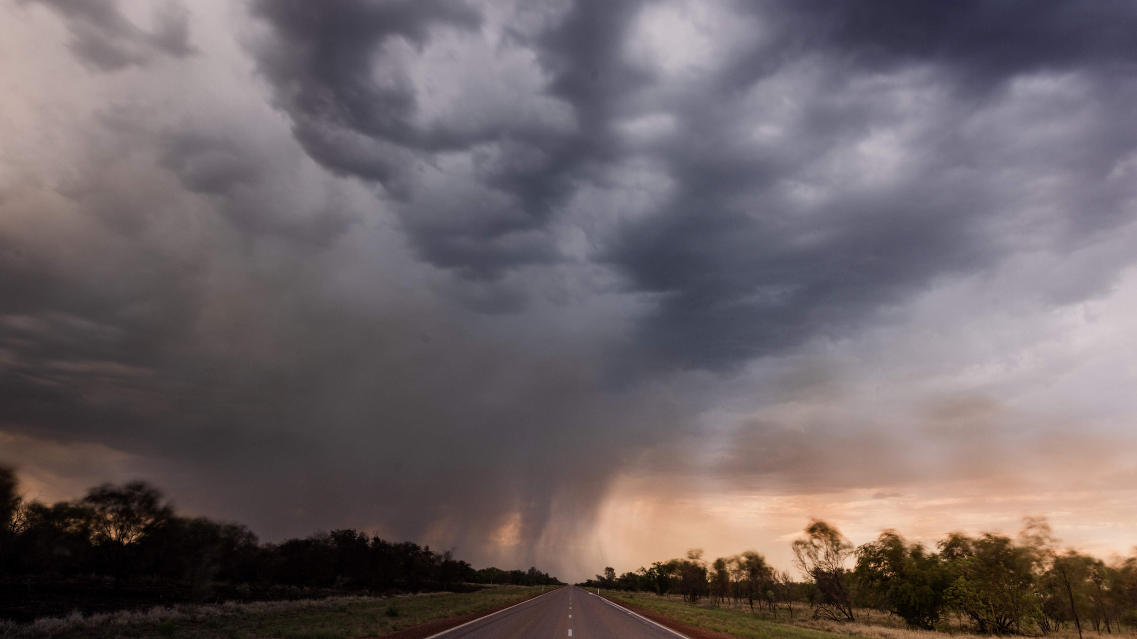 Met Éireann extends thunderstorm warning for Donegal
