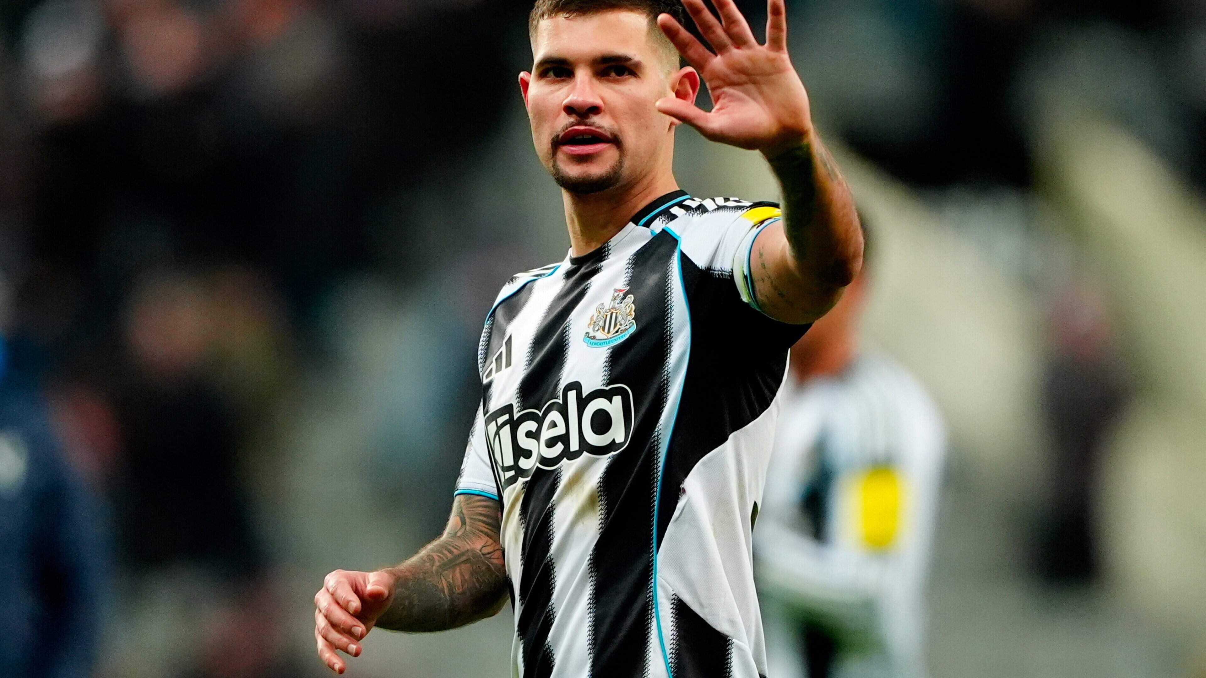Arsenal agree £75m deal for Guimaraes