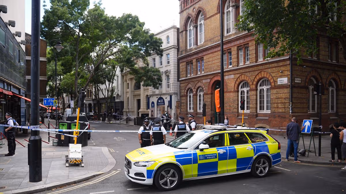 Woman arrested after stabbing four men in London