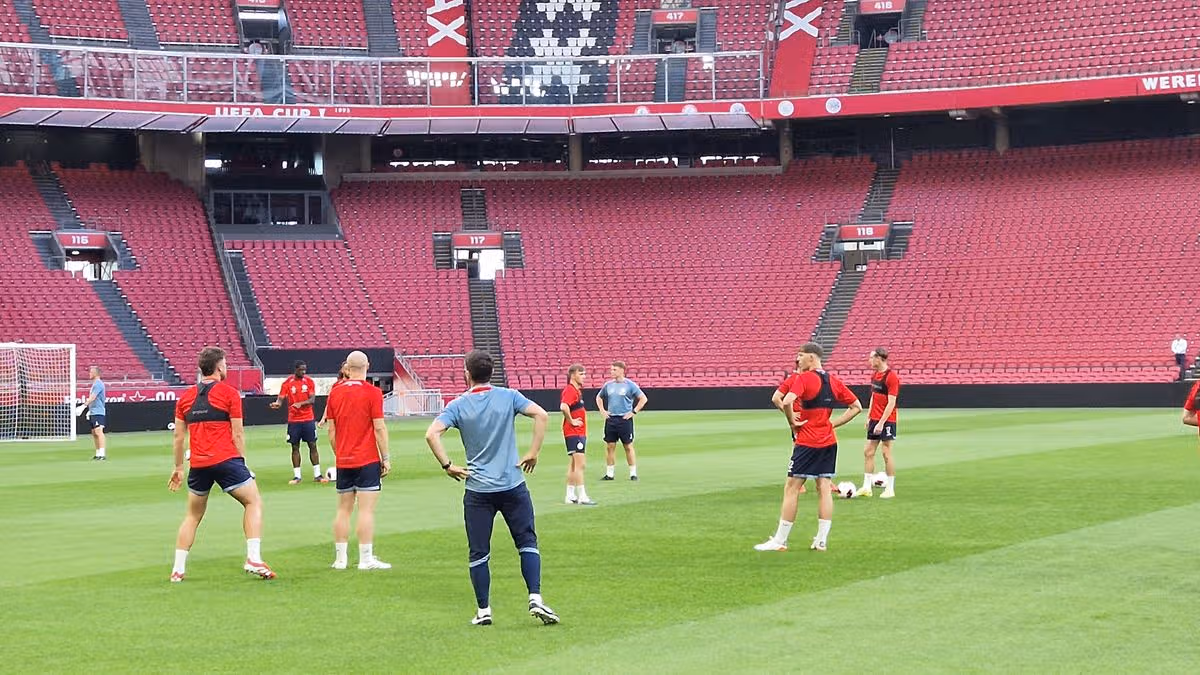 Shelbourne Prepares for Ajax Match in Amsterdam