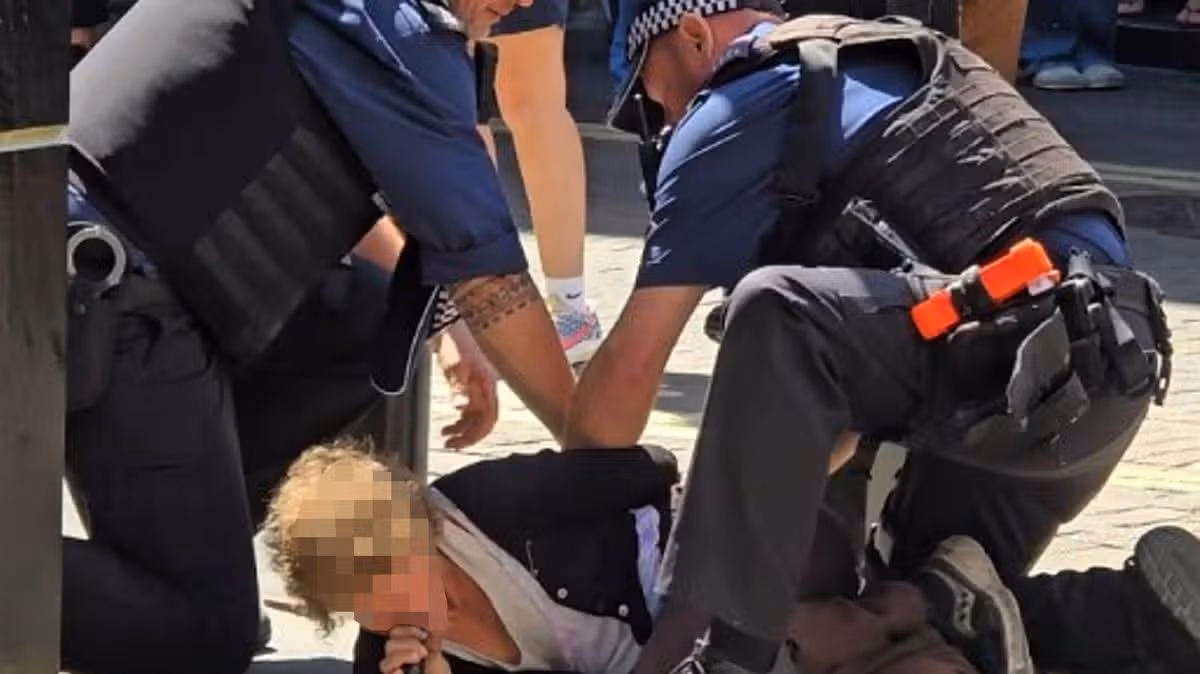 Woman Arrested After Stabbing Incident in London