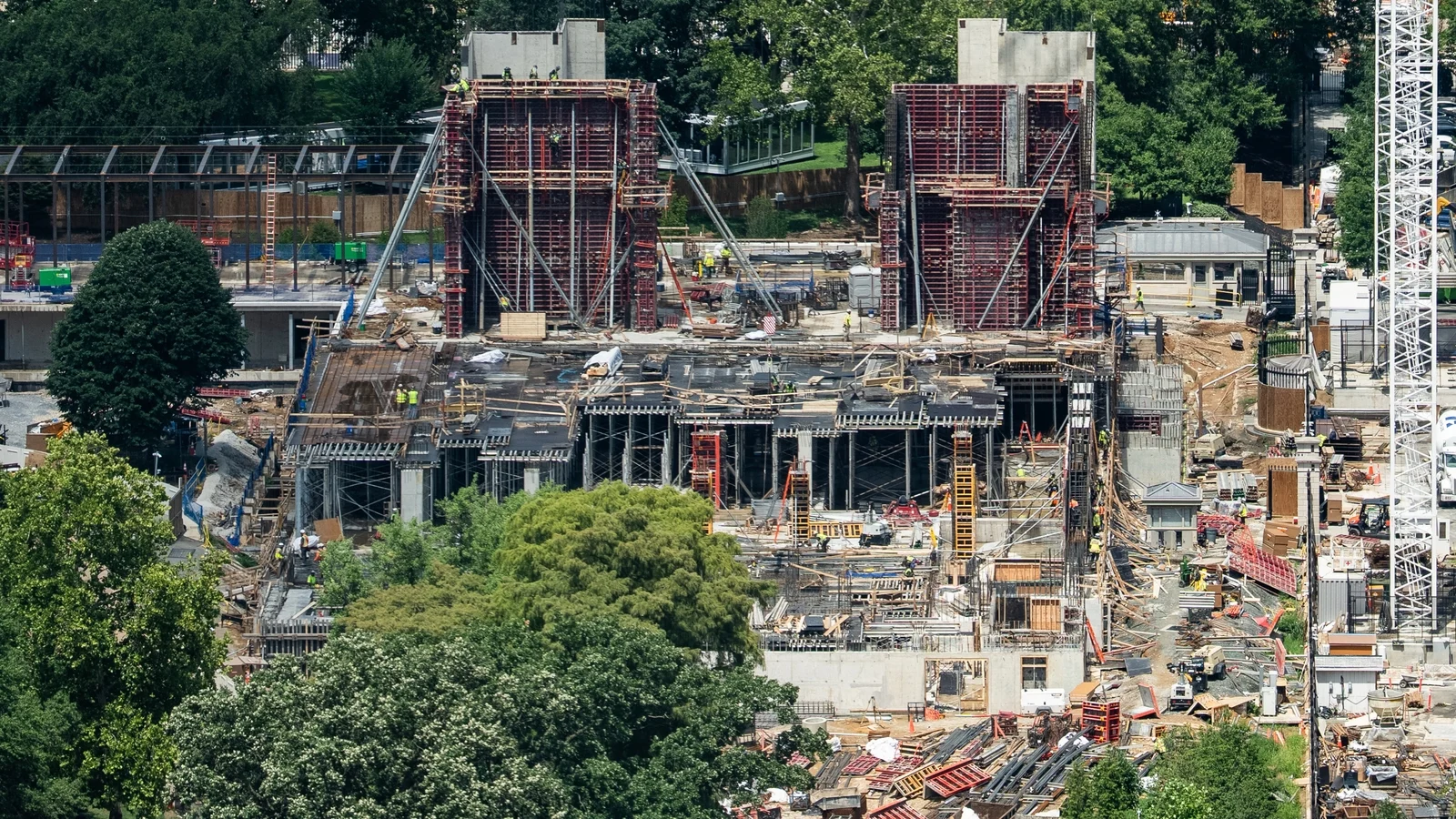 US court halts Trump's $400 million ballroom project