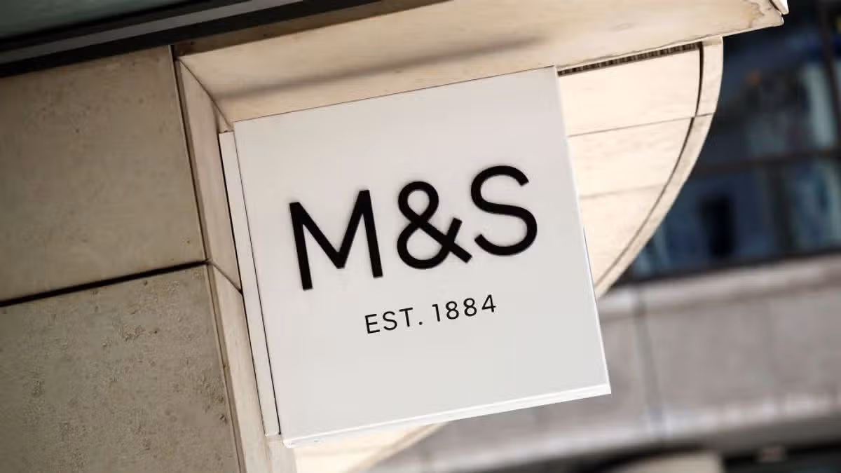 Marks and Spencer's €26 Linen Vest Receives Praise