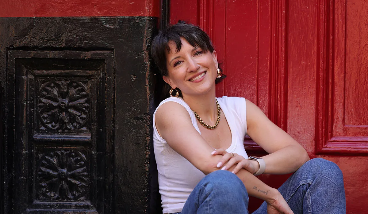 Aoife Dunne Pleads for Support at Fringe Festival