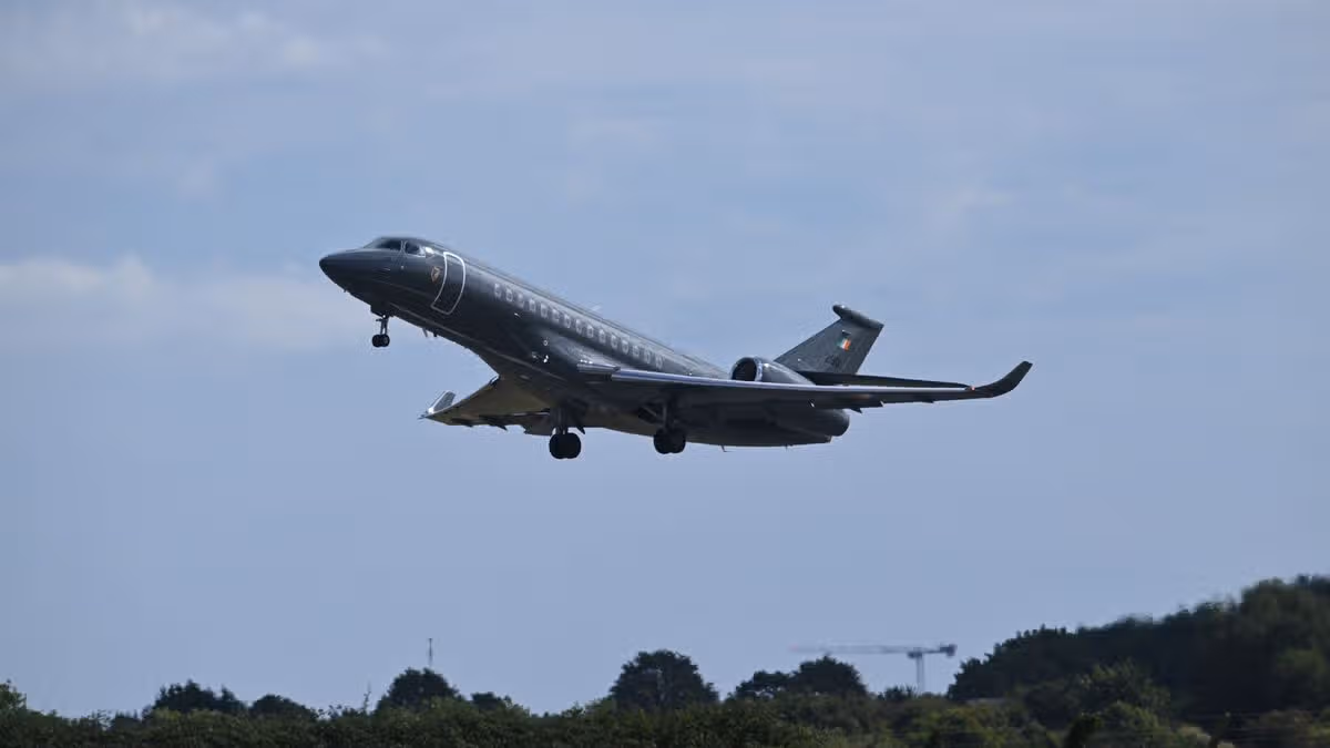 Daniel Kinahan's Government Jet Departs for Ireland