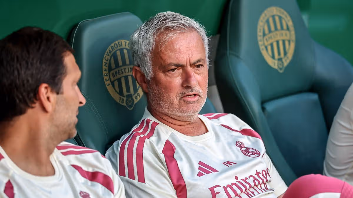 Mourinho recalls tearful call with Ferguson
