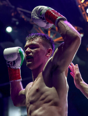 Aaron McKenna Wins IBF Middleweight World Title