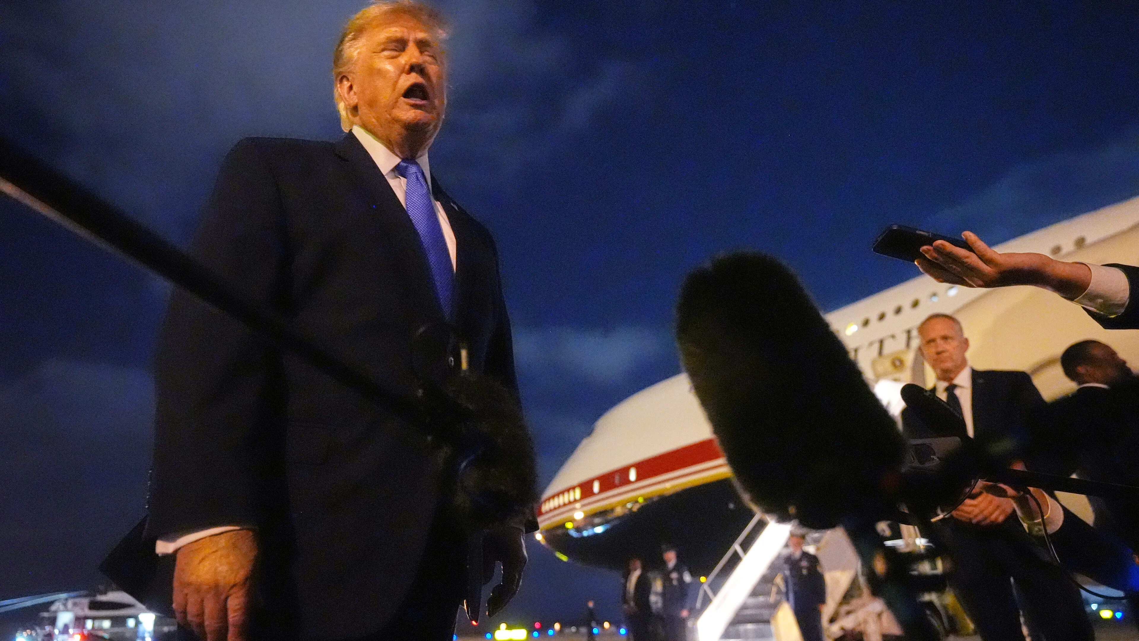 Trump Defends Secret Flight Switch Decision