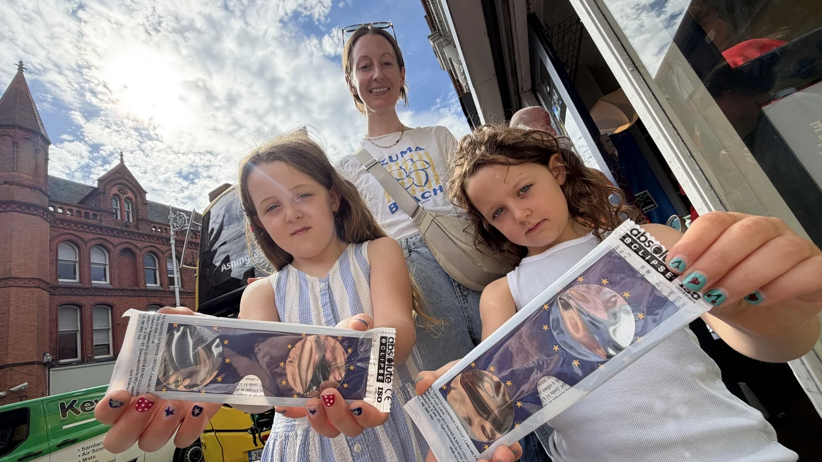 Hundreds queue for specialist glasses ahead of eclipse