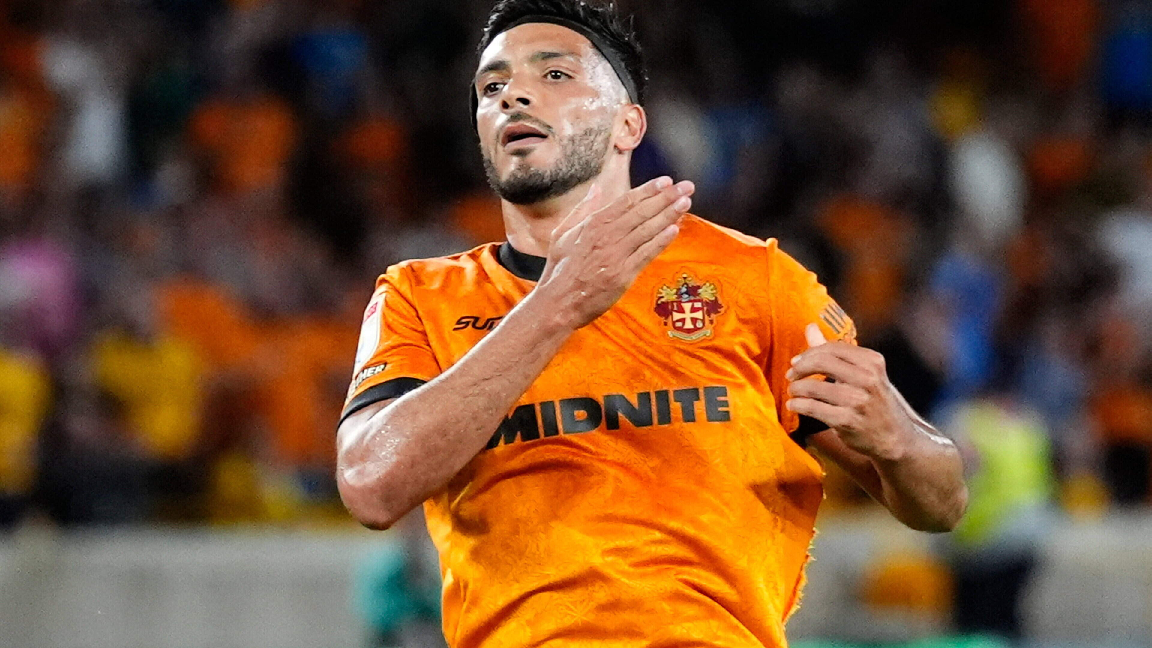 Raul Jimenez Scores Late Equalizer for Wolves