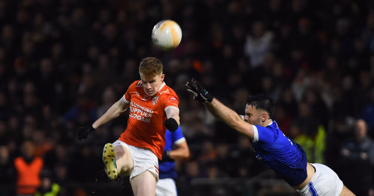Conor Turbitt leads Clann Éireann to victory