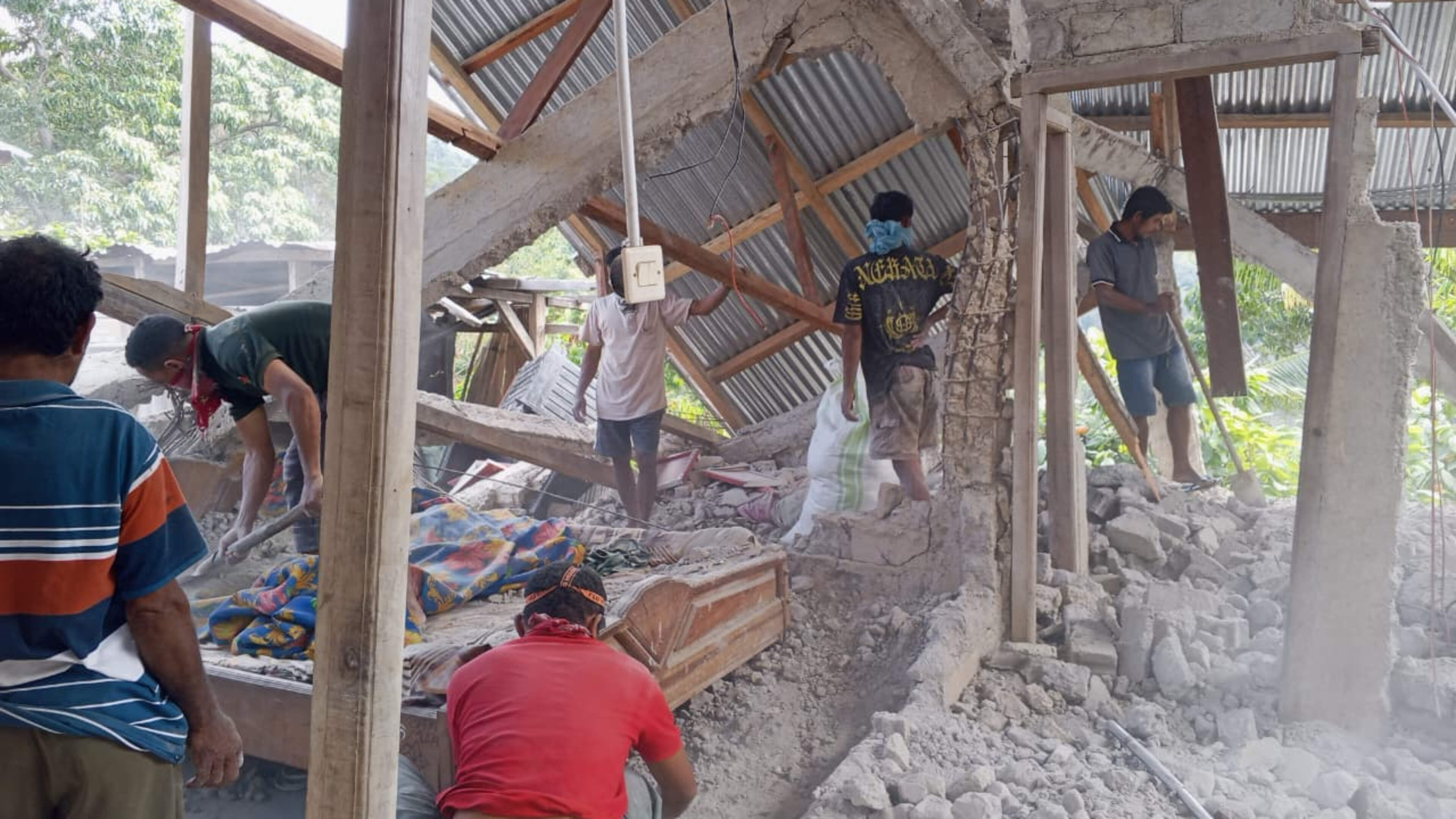 47 Dead in Indonesia Earthquake